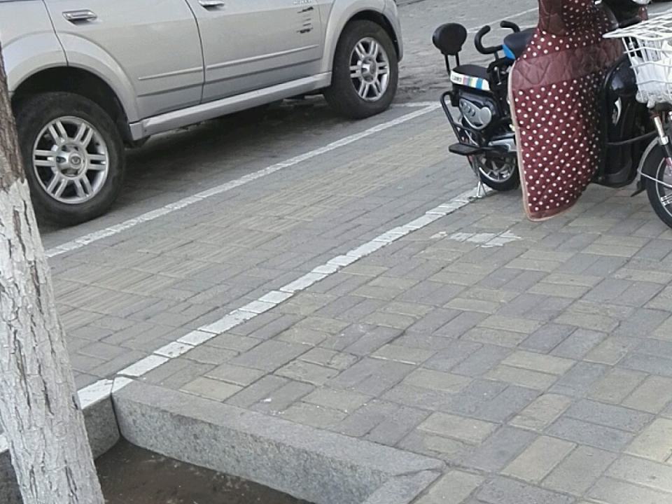 宏鑫汽贸公司