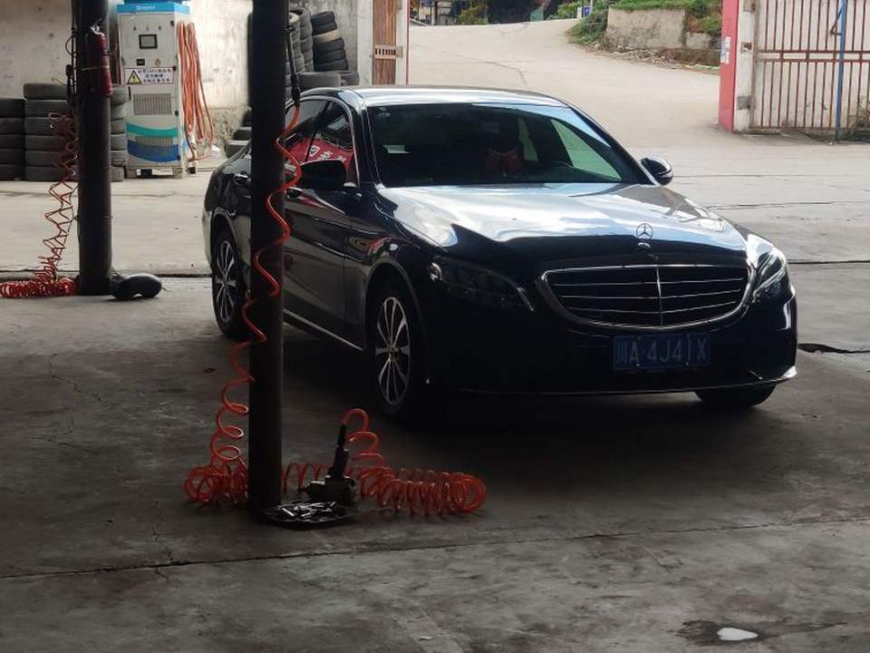 老王二手轮胎超市
