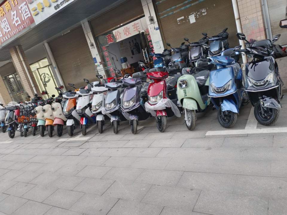 二手电动摩托车行