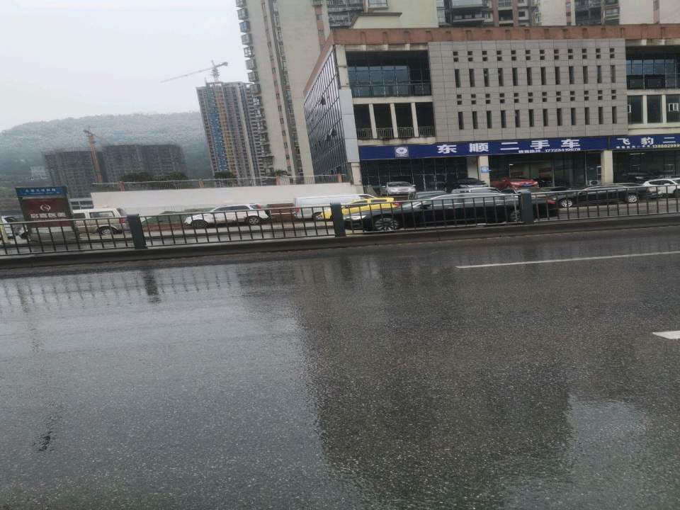 飞豹二手车(巴中冰河世纪城店)