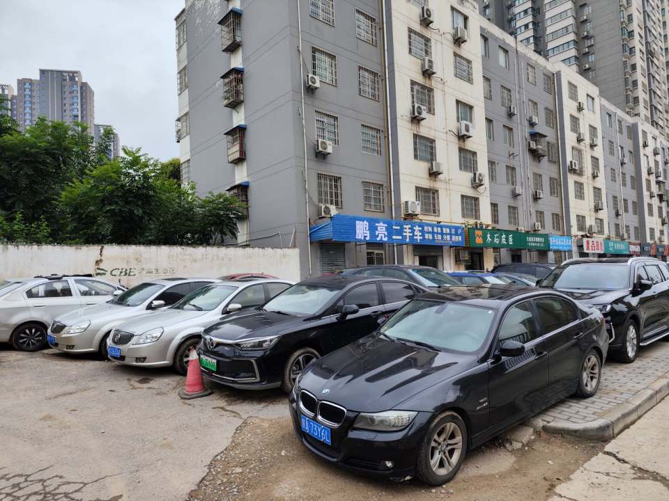 鹏亮二手车