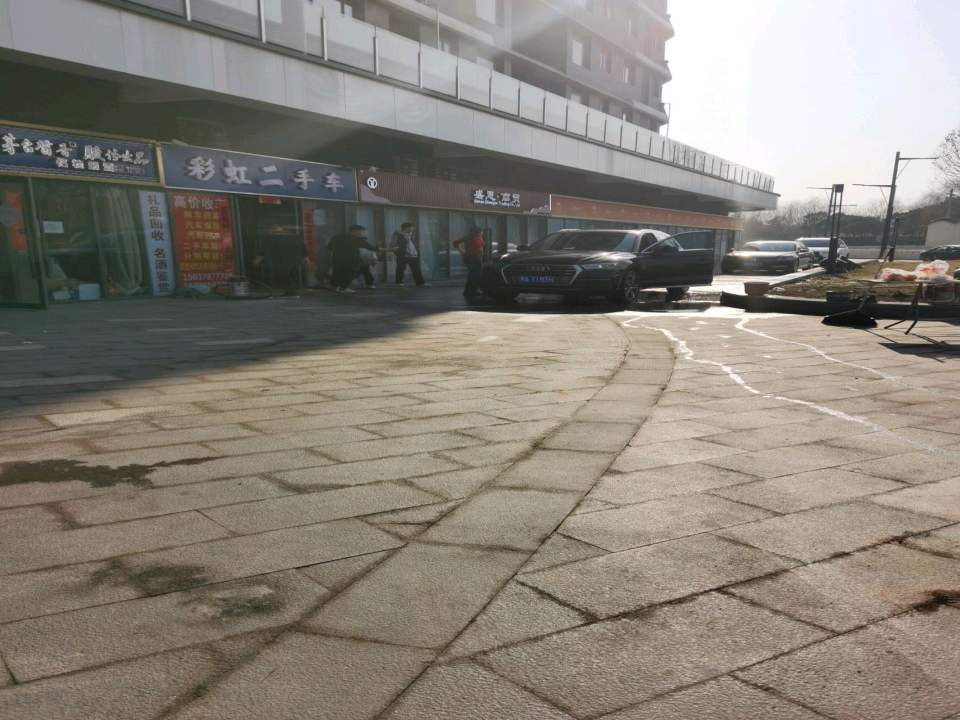 彩虹二手车