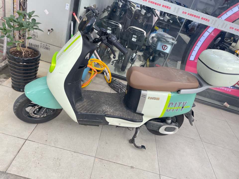 励加精品二手电动车行