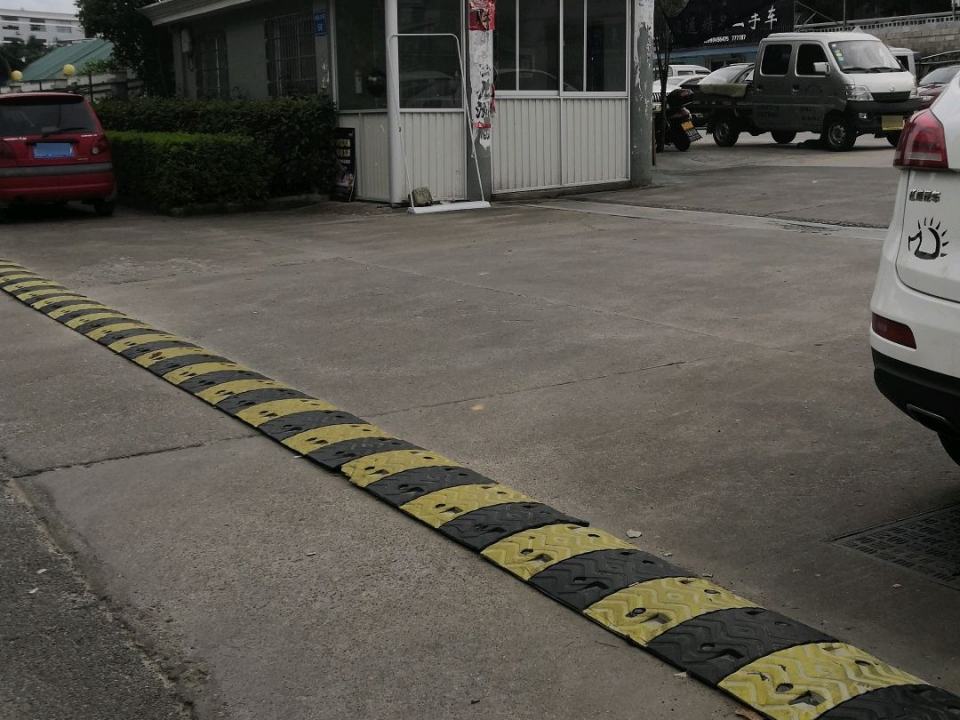 新德二手车