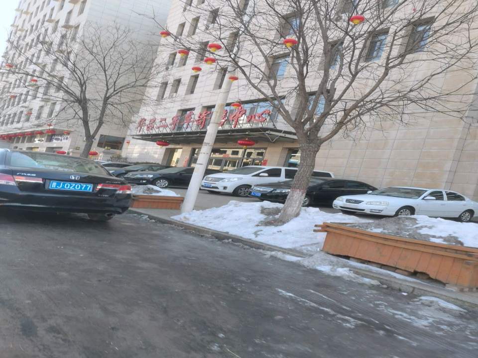 华吕二手车交易大厅