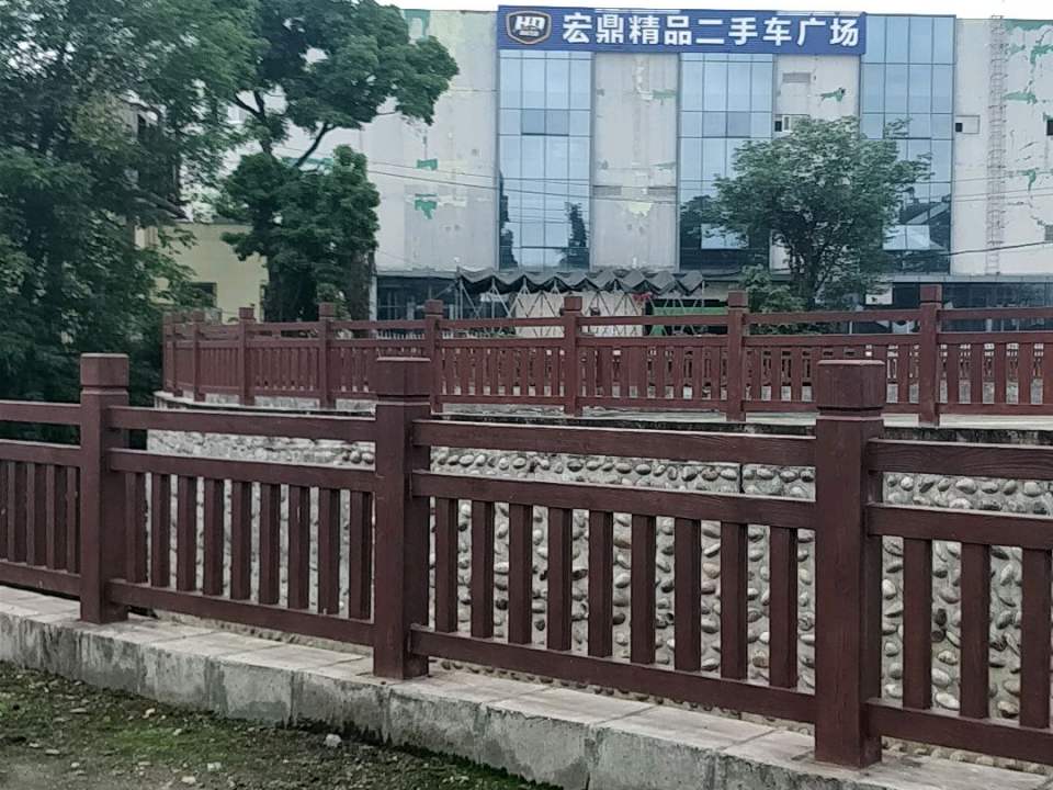 宏鼎精品二手车广场