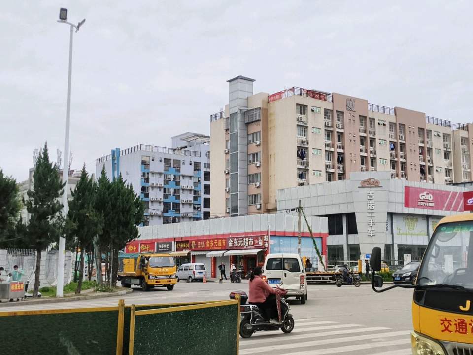 建吉诺二手车交易市场