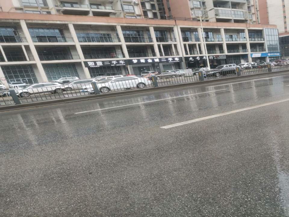 飞豹二手车(巴中冰河世纪城店)