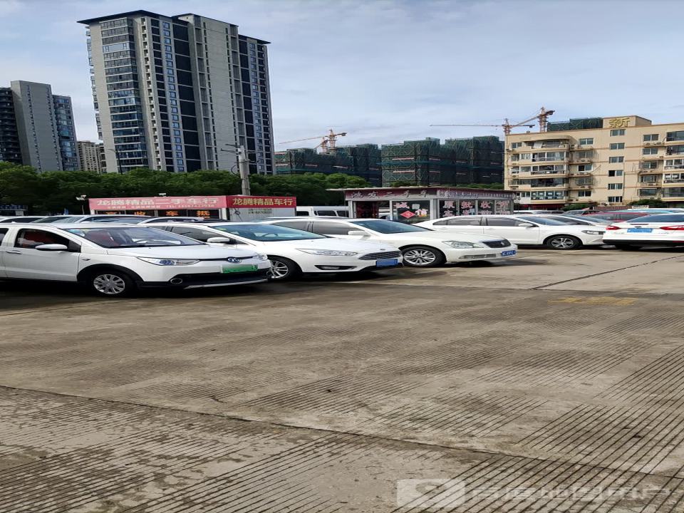 龙腾精品二手车行