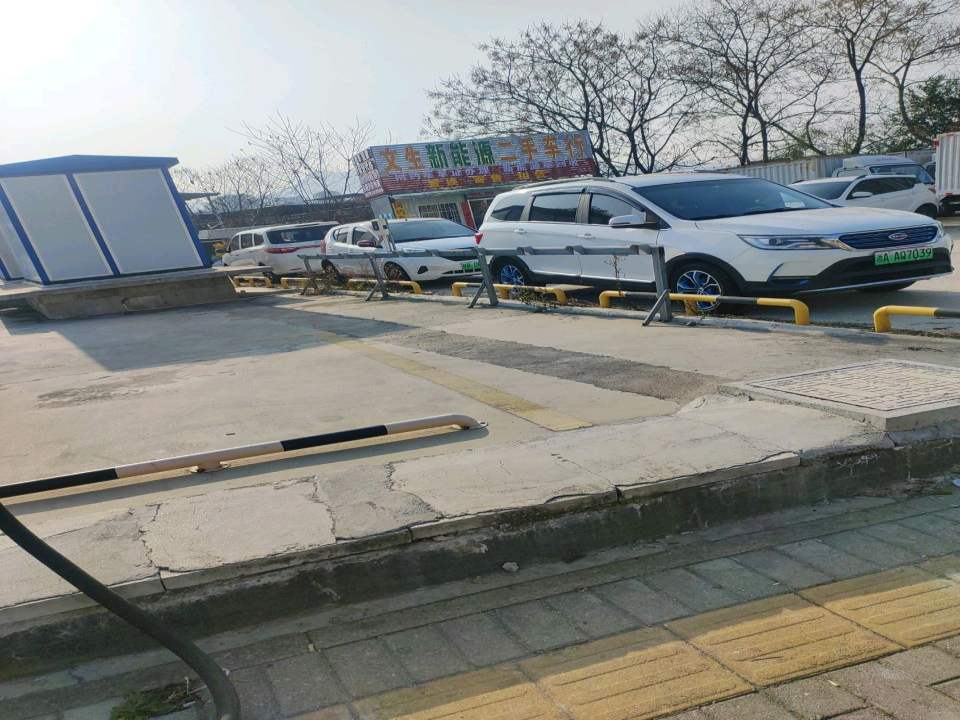 文生新能源二手车行