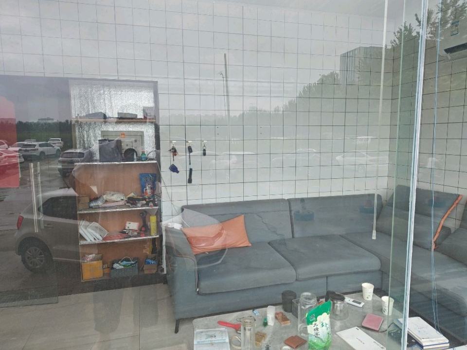 腾原二手车市场