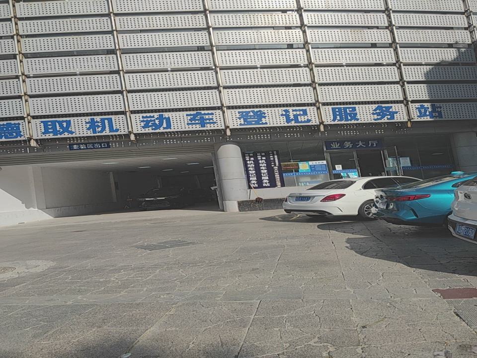 德取二手车业务大厅