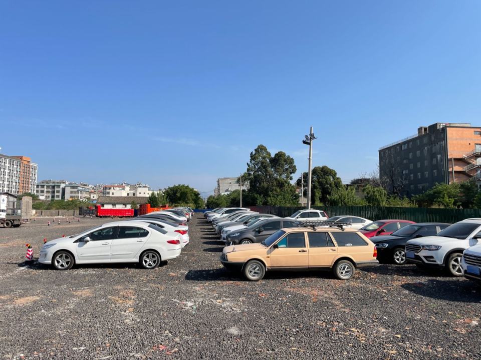 小明锐豪二手车