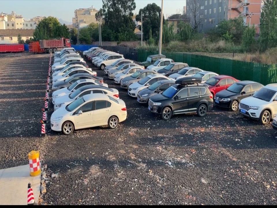 小明锐豪二手车
