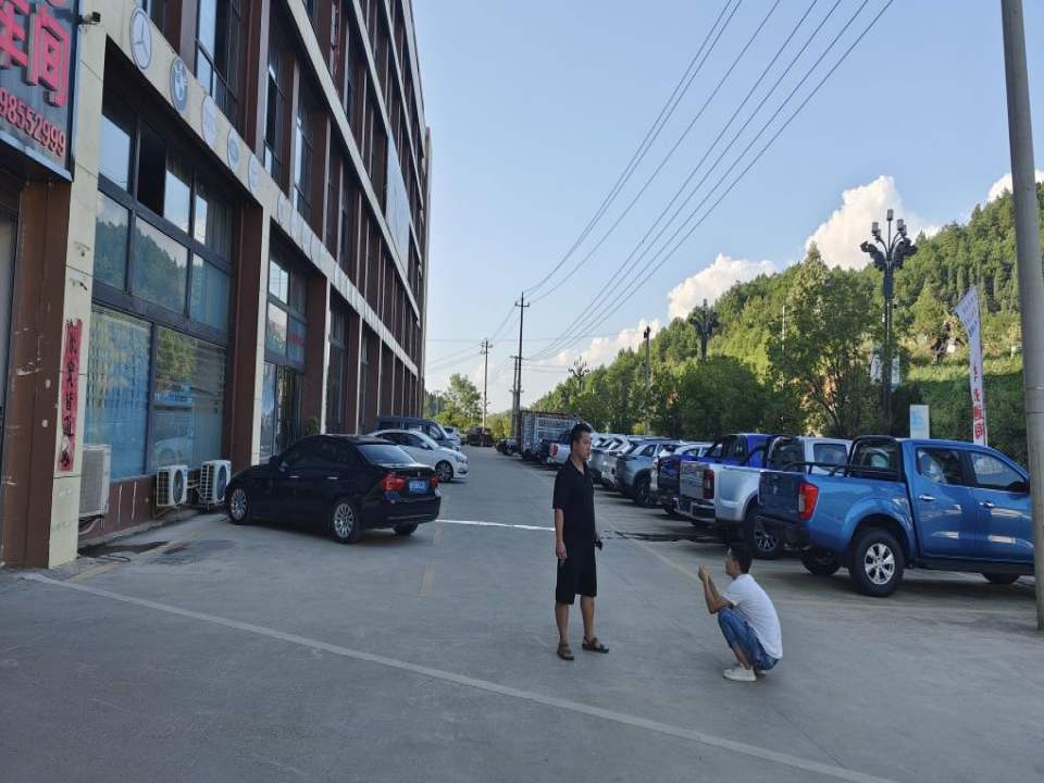 黄平县海通二手车交易市场