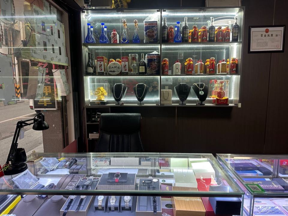 鑫隆·回收·押车·黄金·手表(大信街店)