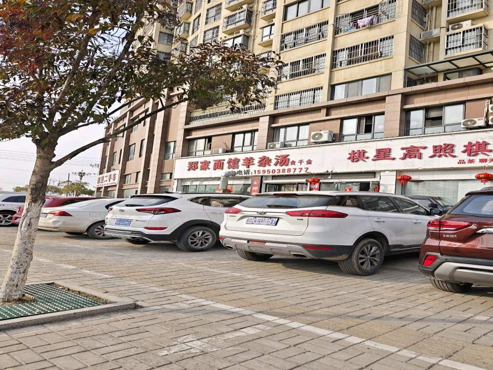 建亚二手车